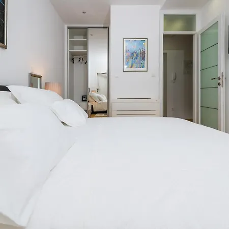 Luxury Set Apartment Split